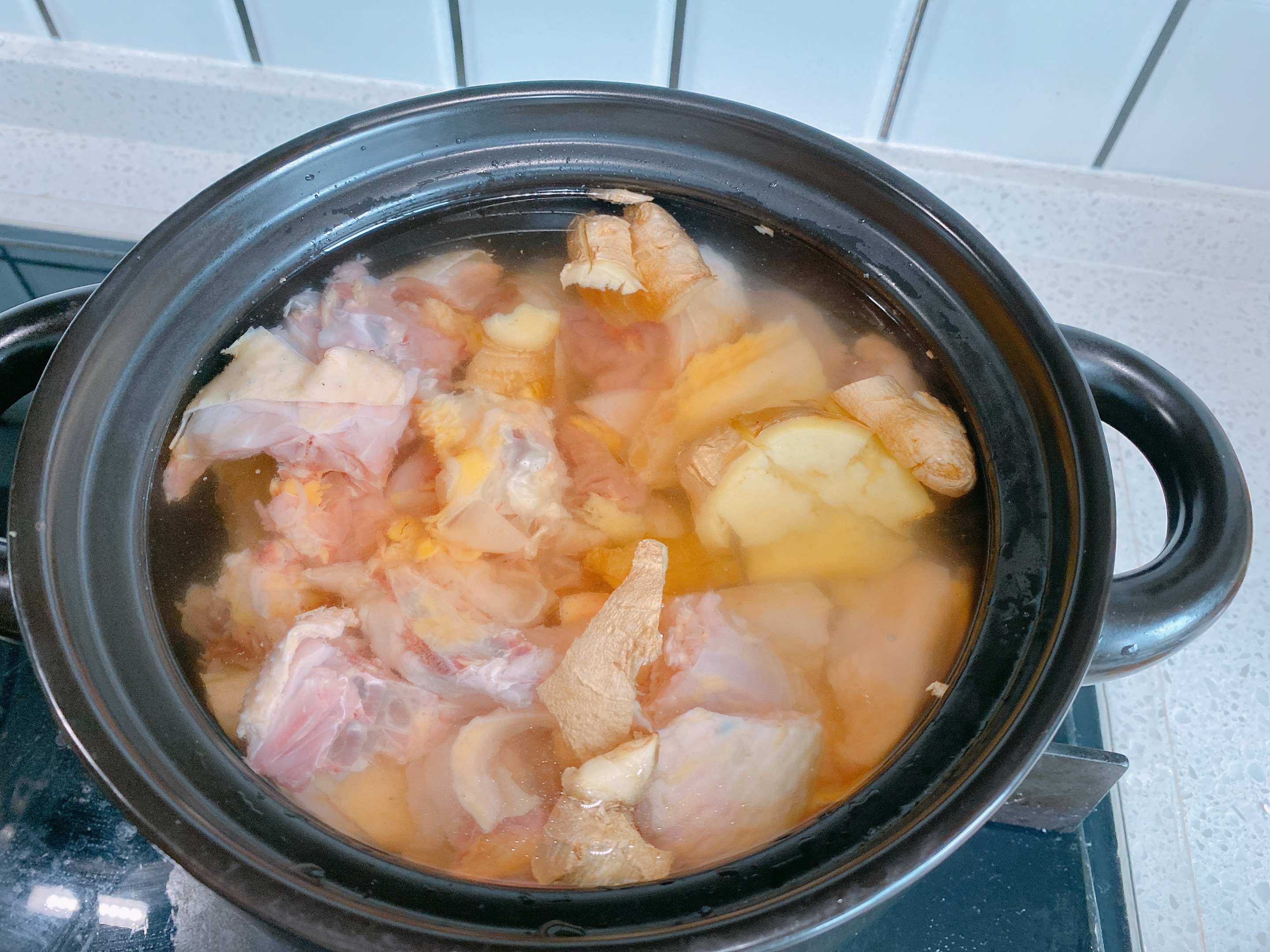 家养鸡怎么炖好吃(家养鸡怎么炖好吃又营养)