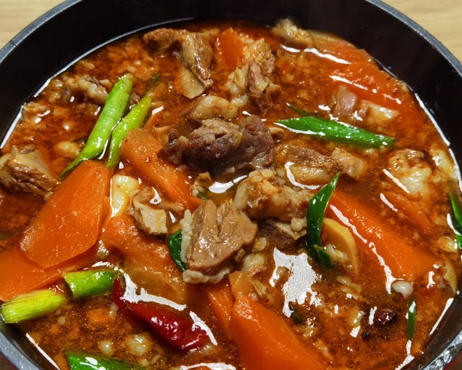 胡萝卜羊肉怎么炖(胡萝卜羊肉饺子馅的做法)