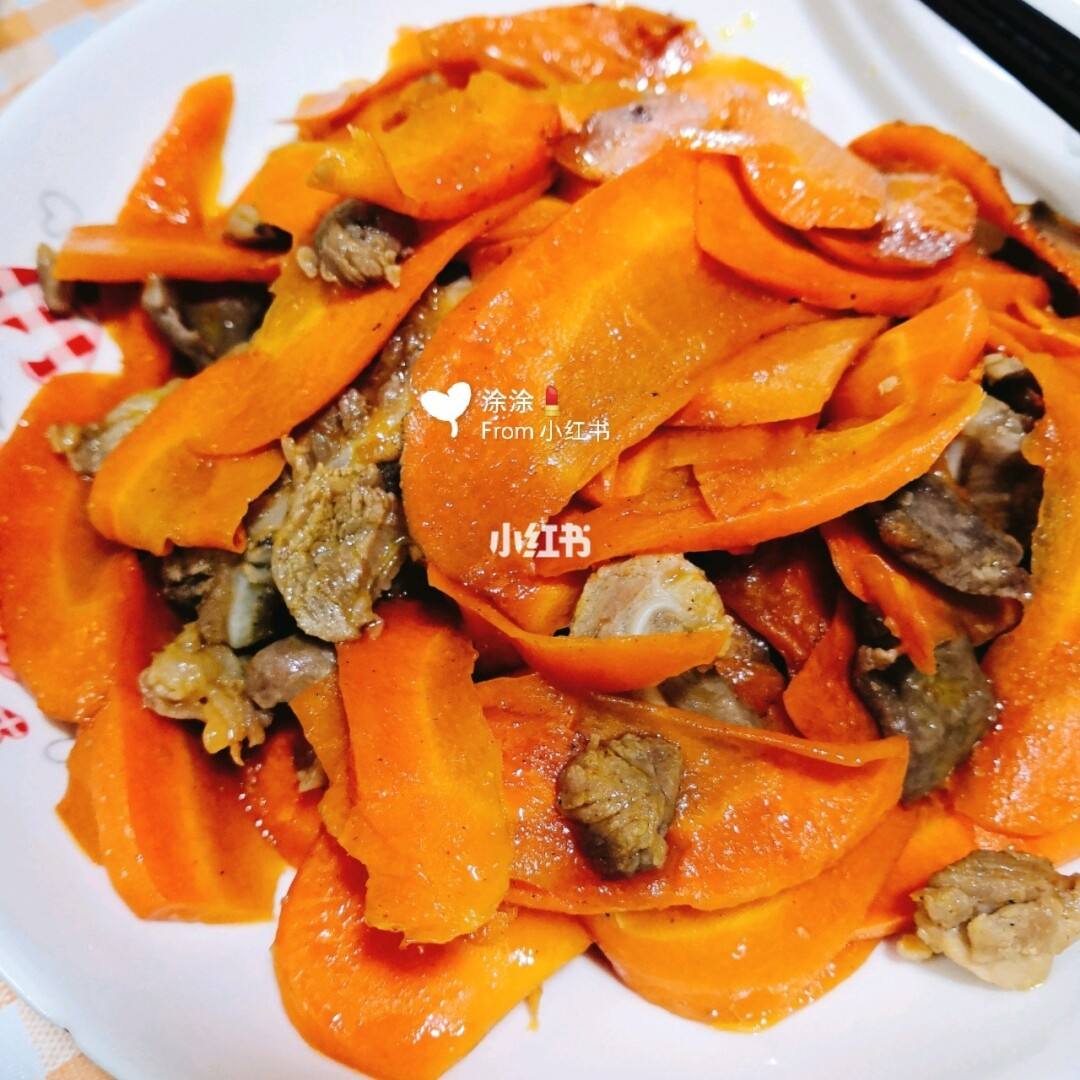 胡萝卜怎么炒容易软(胡萝卜怎么炒好吃又简单的做法)