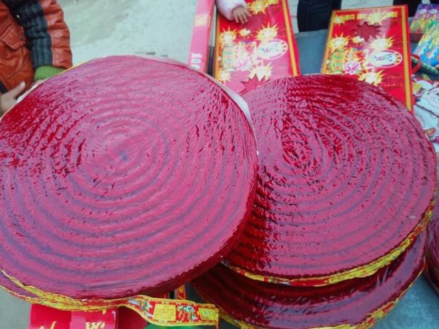 过年放的炮有哪些种类(过年放的鞭炮有哪些品种)