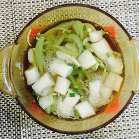 竹荪丝瓜(竹荪丝瓜汤有什么好处)