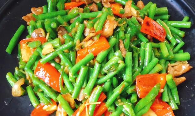 炒豆角炒豆角(炒豆角炒豆角怎么炒)