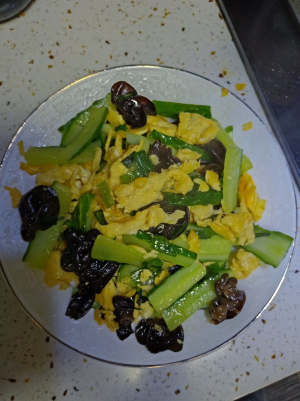丝瓜炒鸡蛋木耳(丝瓜炒鸡蛋加木耳的做法)