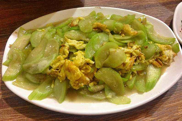 甜椒丝瓜炒鸡蛋(甜椒丝瓜炒鸡蛋怎么做)