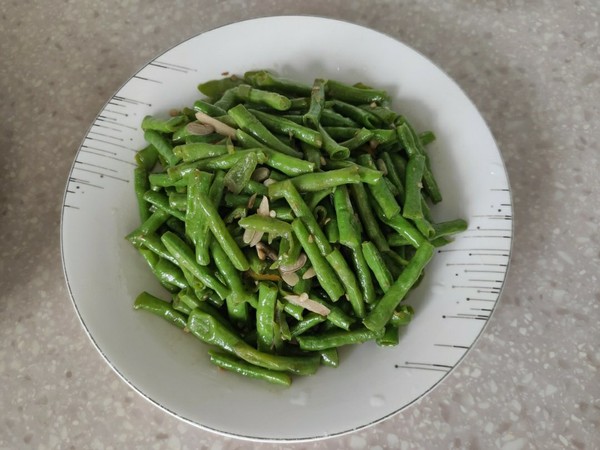 豆角炒蒜苔(蒜苔豆角炒肉丝的做法)