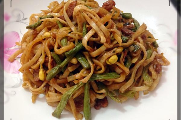 豆角蒸面条(豆角蒸面条的家常做法视频)