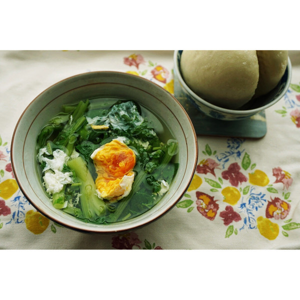 芥菜咸蛋黄汤(咸蛋芥菜汤怎么做好吃窍门)