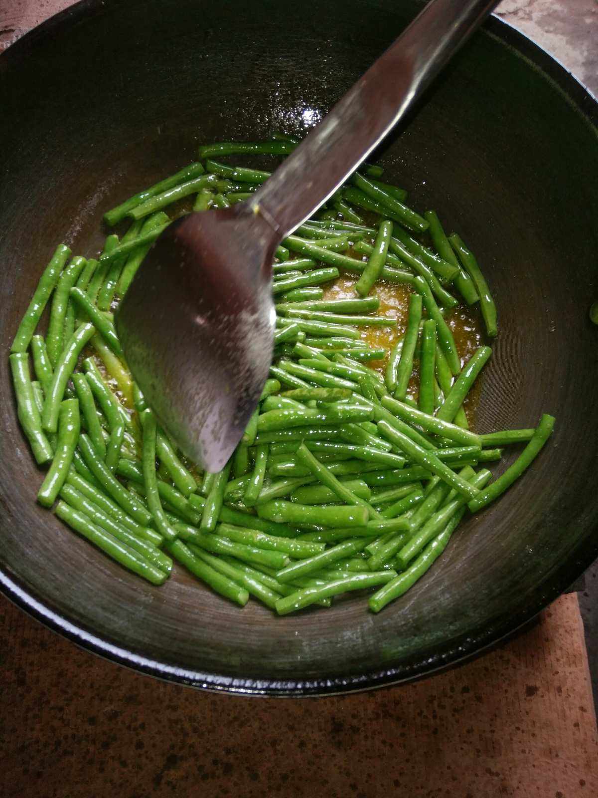 单炒豆角怎么做(单株豆角怎么炒好吃)