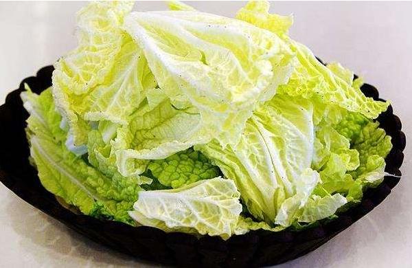 白菜的碳水化合物含量(白菜的碳水化合物含量是多少克)