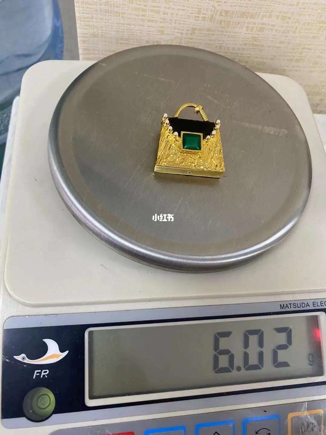 黄金的工费是怎么算的(黄金的工费是按克算的还是按件算)