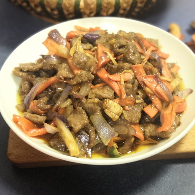 胡萝卜炒牛肉好吃吗(胡萝卜炒牛肉好吃吗?)