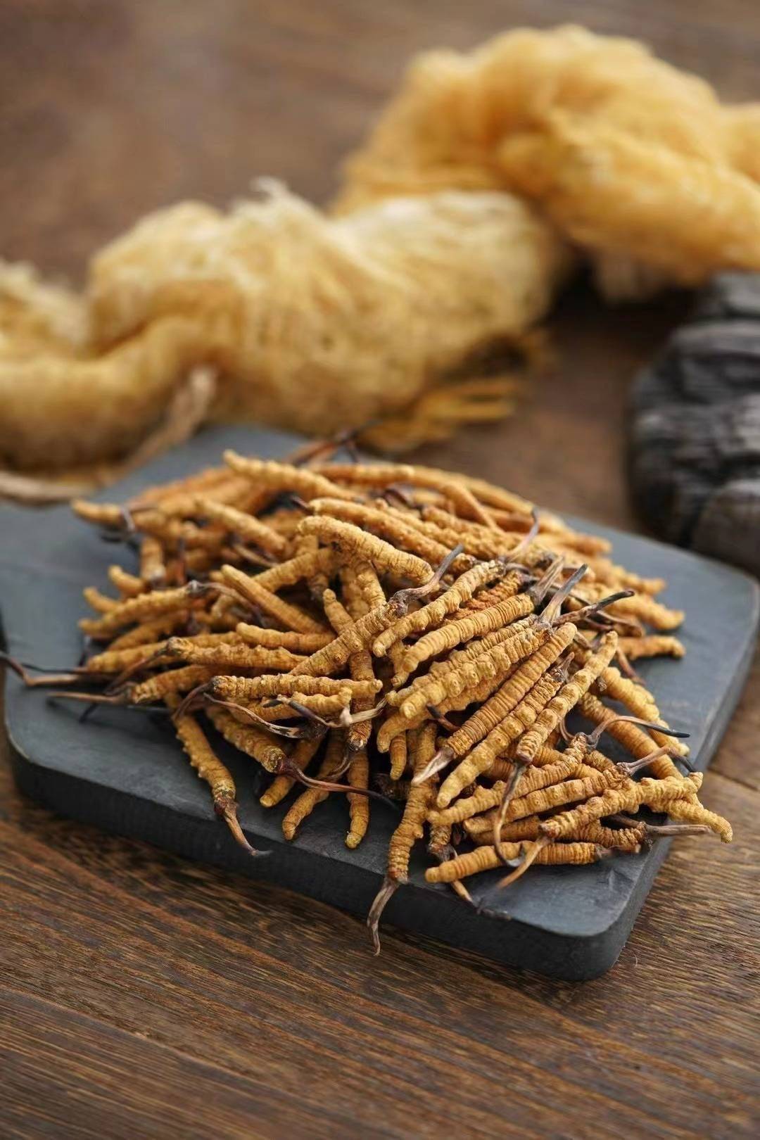 虫草怎样储存最好?(虫草怎么储藏放得最长时间)