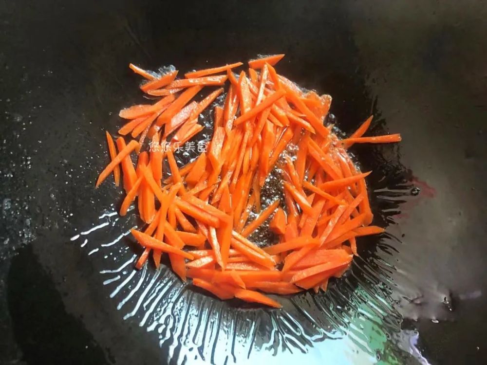 地瓜炒胡萝卜(胡萝卜炒地瓜窍门)