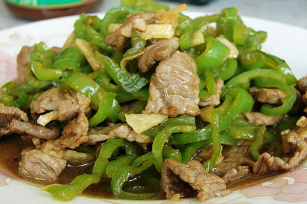 青椒炒肉用哪种辣椒(青椒炒肉应该用什么辣椒)