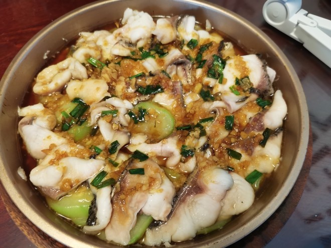 丝瓜蒸鱼腩(丝瓜煮鱼片的做法窍门)