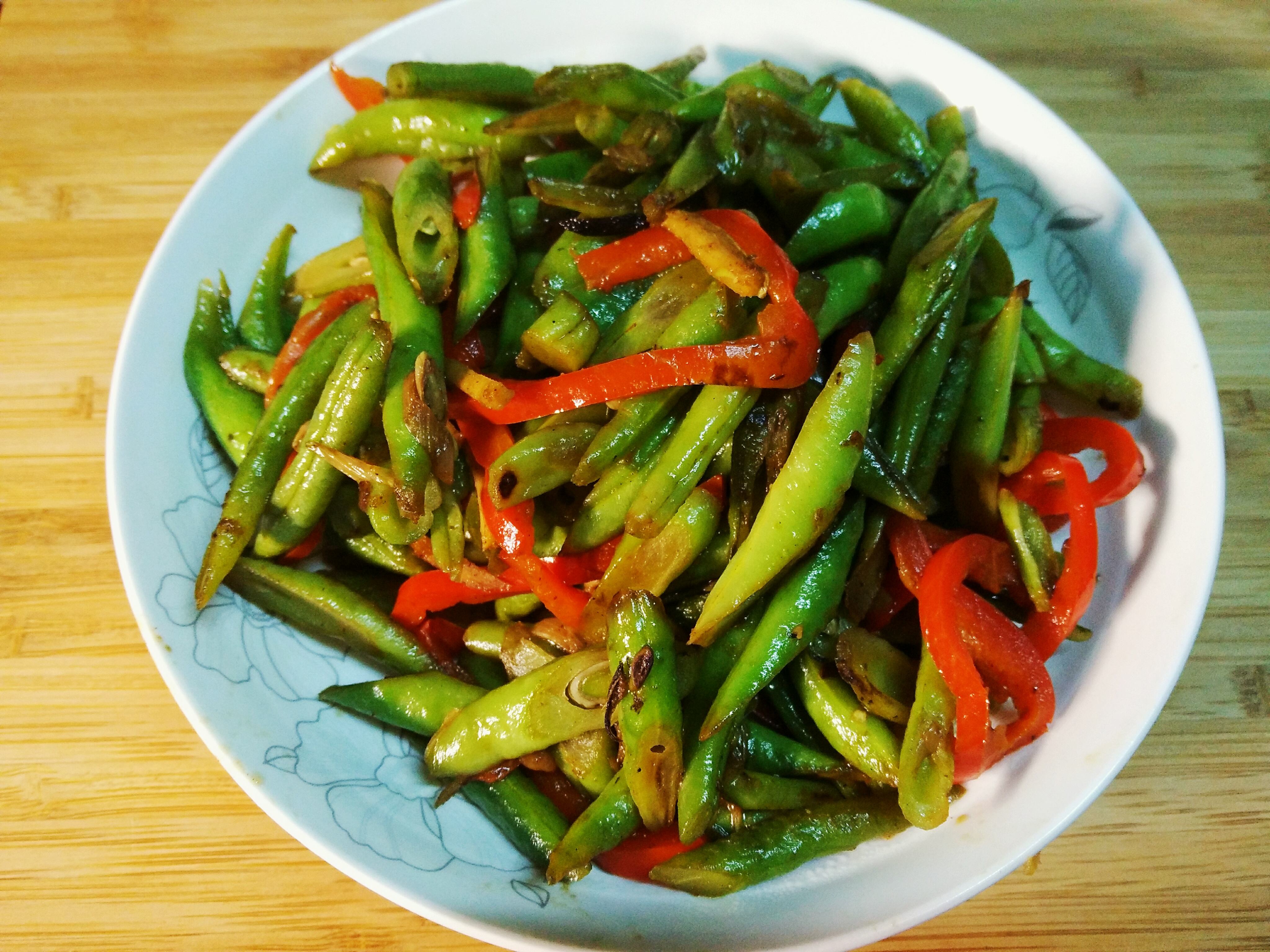 干煸豆角如何做(干煸豆角做法步骤)