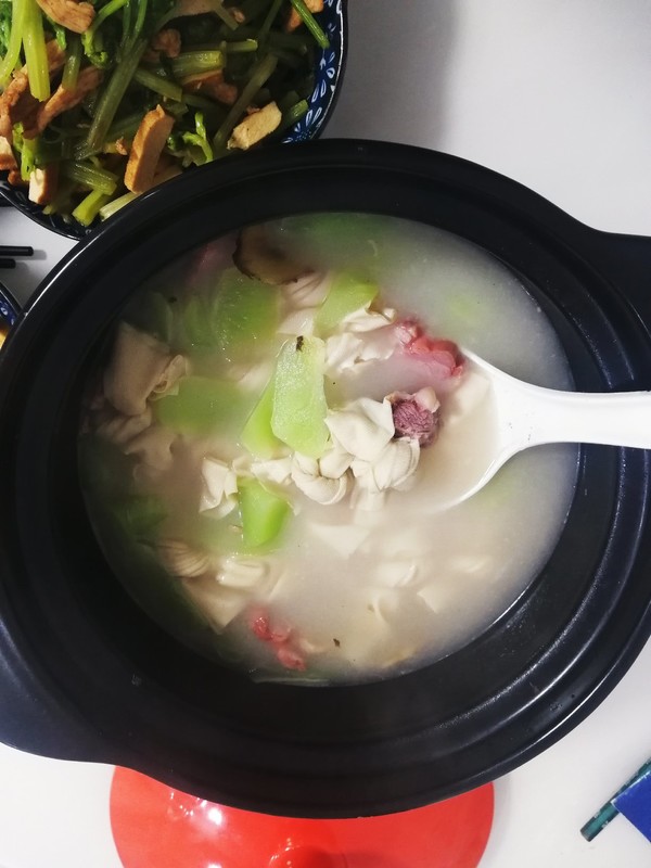 腊鸡炖莴笋(腊鸡炖莴笋的家常做法)