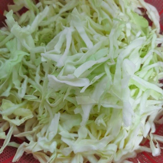 甘蓝能凉拌吗(甘蓝凉拌要焯水吗)