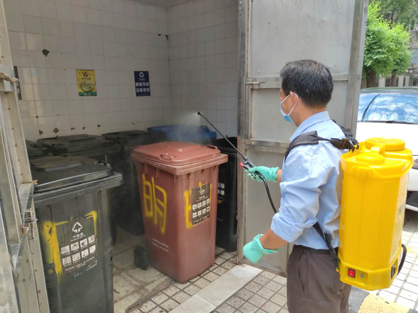 喷药杀虫(喷药杀虫剂后擦掉吗)