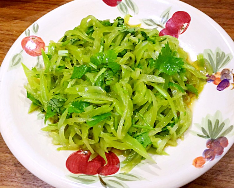 莴笋怎么做成咸菜(莴笋做成咸菜还有营养吗)