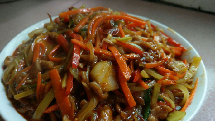 青笋鱼香肉丝(青笋炒鱼香肉丝)