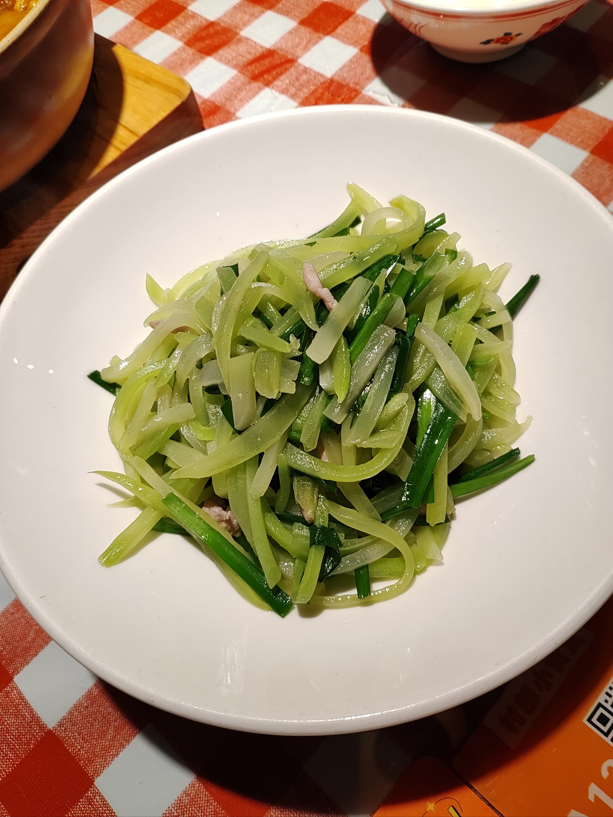 韭菜炒莴苣(韭菜炒莴苣怎么炒)