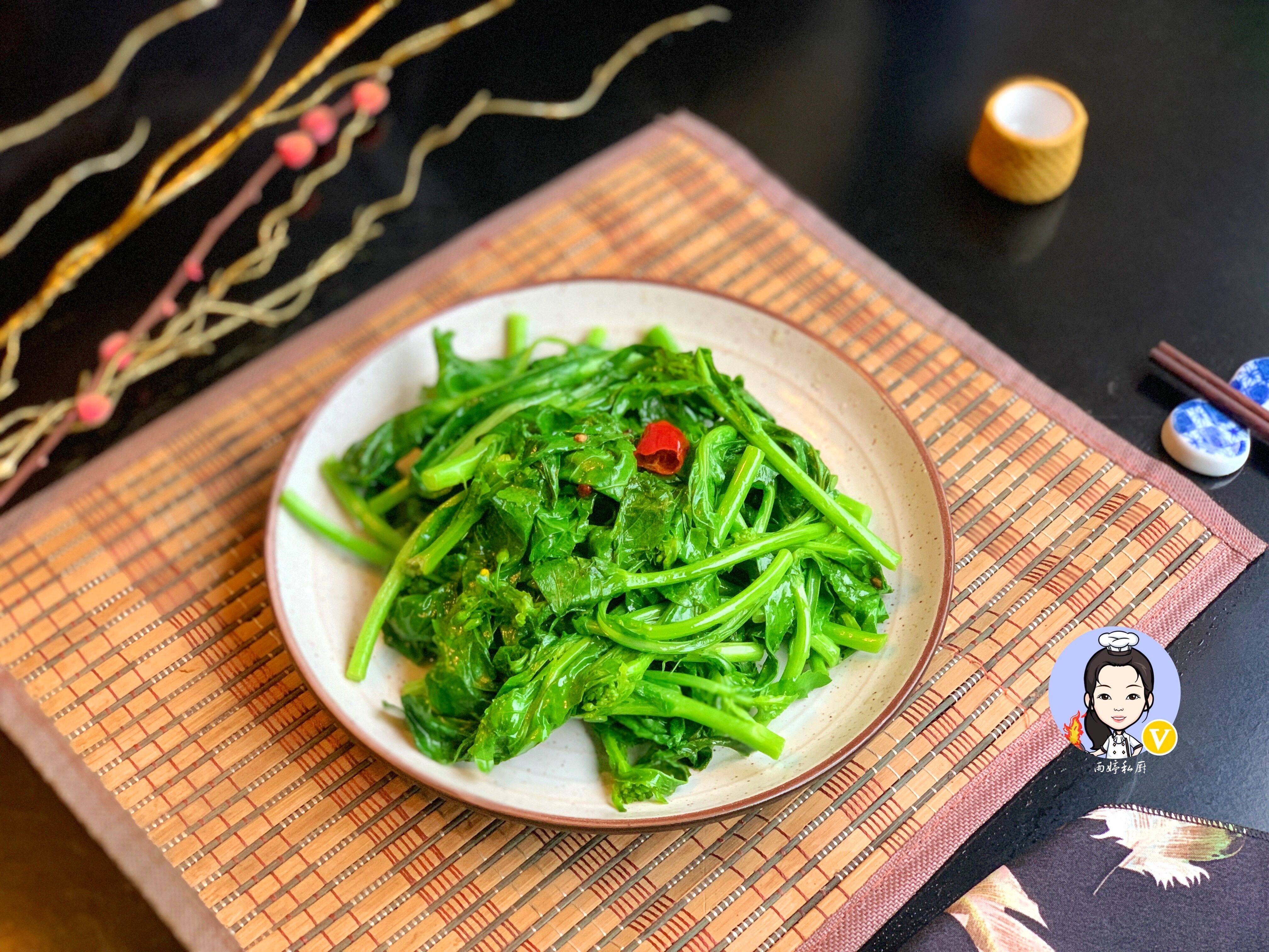 韭菜炒莴苣(韭菜炒莴苣怎么炒)