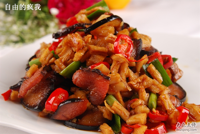 红萝卜炒腊肠(红萝卜炒腊肠家常做法)