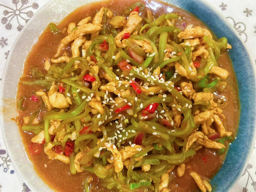 鸡肉炒莴苣(鸡肉炒莴笋的做法)