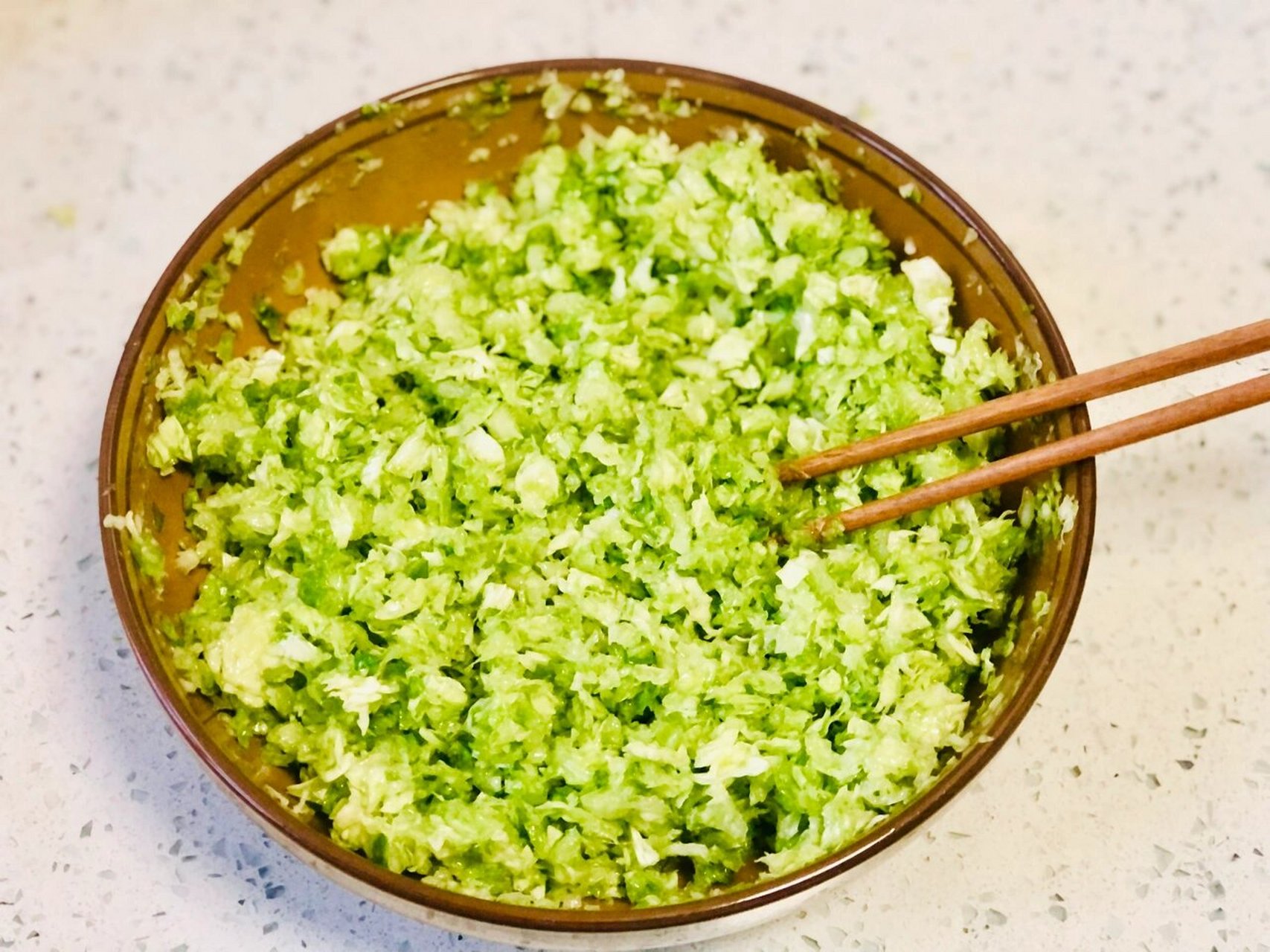 白菜猪肉馅饺子怎么做(韭菜白菜猪肉饺子馅的做法窍门)
