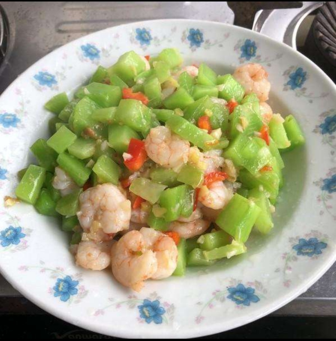 虾仁炒莴苣的家常做法(虾仁炒莴苣的家常做法窍门)