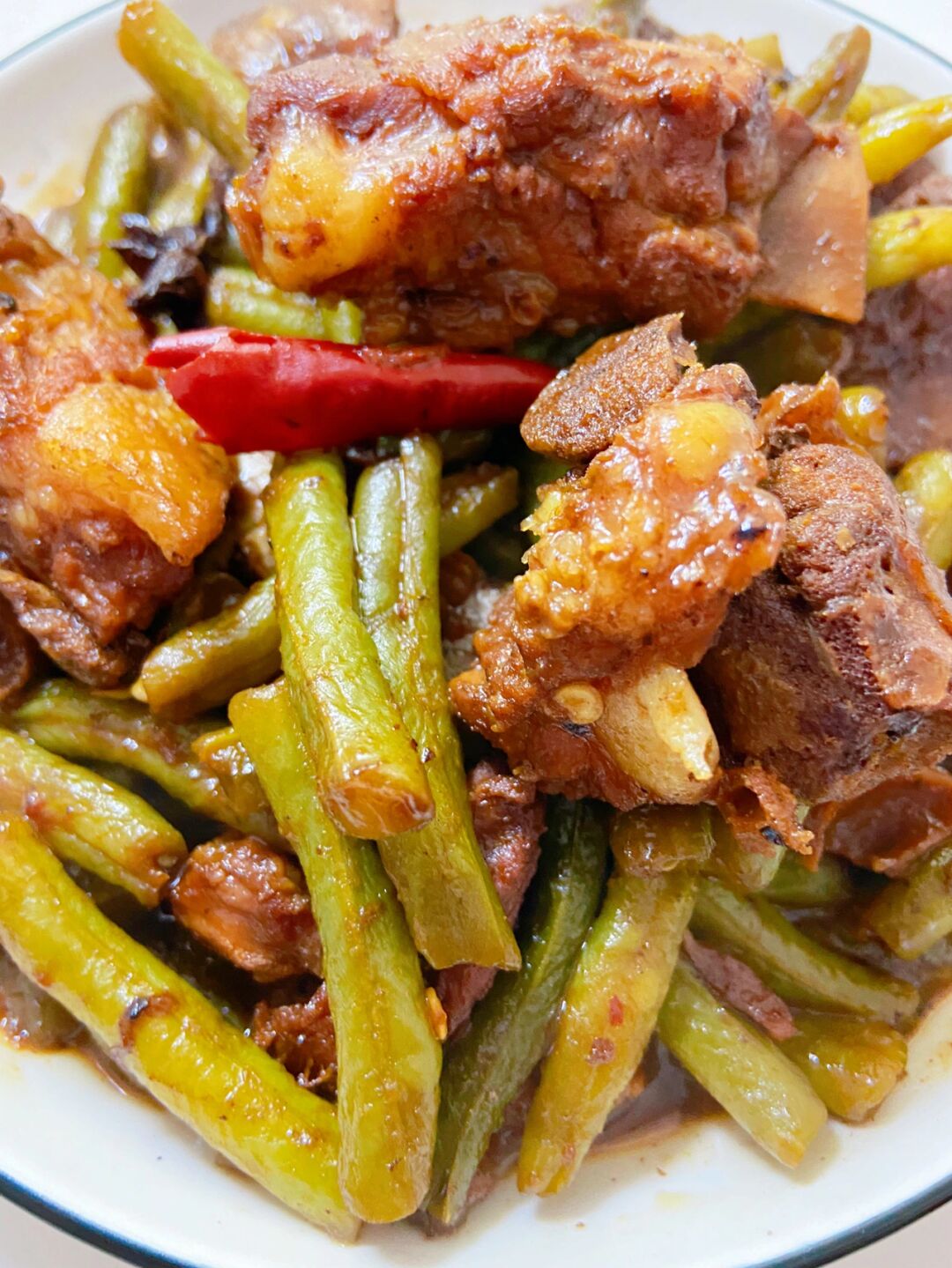 豆角炒排骨(豆角炒排骨的做法大全家常菜)